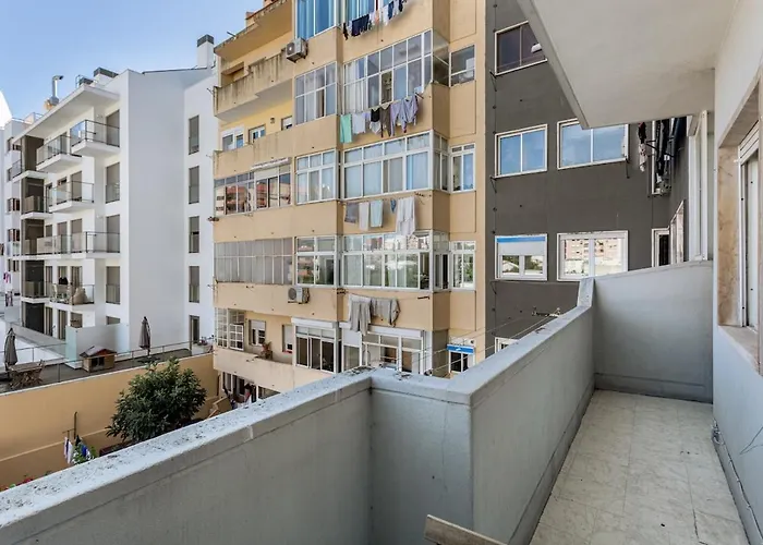 Guestready - Striking Flat In Benfica *