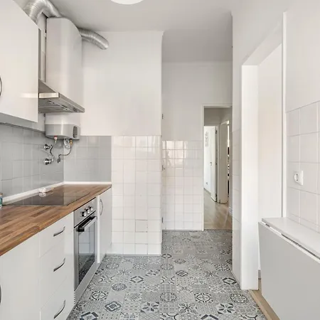 Joivy Striking Flat In Benfica Apartament
