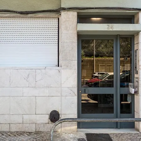 Joivy Striking Flat In Benfica Apartamento *